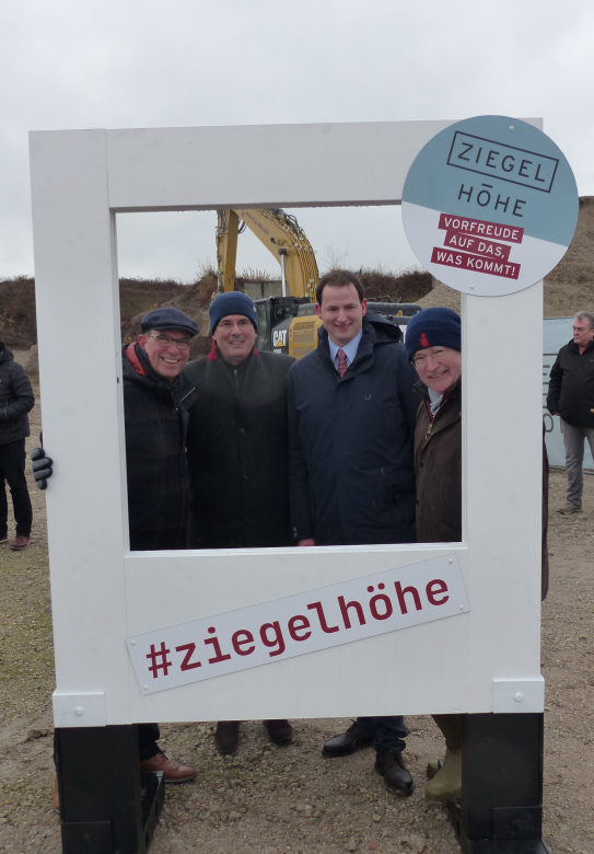 Von links nach rechts: Oberbürgermeister Frank Schneider, Hofkammer-Präsident Henrik Lingenhölin, Wilhelm Herzog von Württemberg und Michael Herzog von Württemberg. 